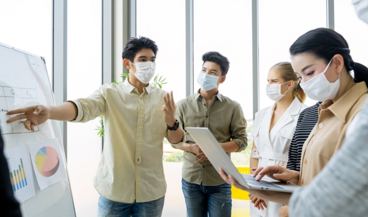 ¿Por qué no entiendo a las personas cuando hablan con mascarilla?