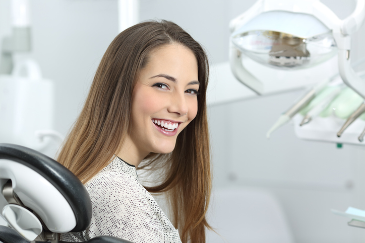Periodoncia e implantes dentales, dos servicios odontológicos muy demandados
